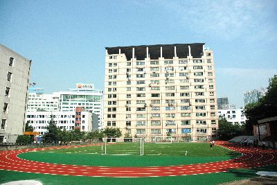 重庆江北区高铁学校在哪里学好?