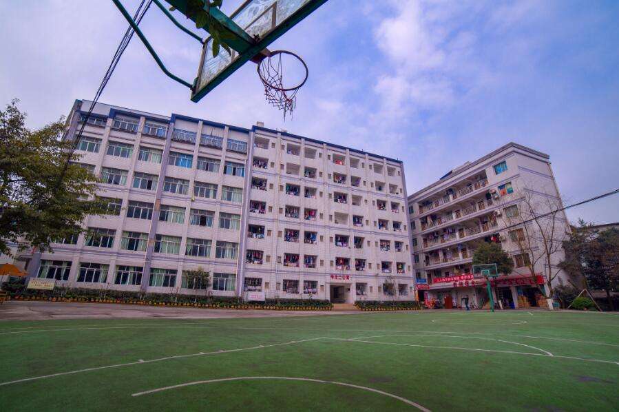 重庆沙坪坝区高铁学校去哪学?