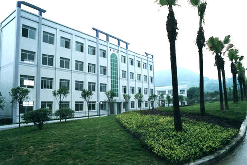 重庆沙坪坝区高铁学校收费贵吗?