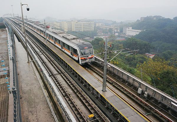 重庆地铁学校哪个好?