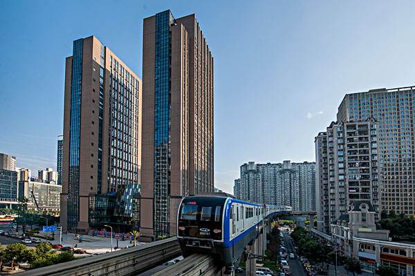 重庆地铁学校去哪里好?