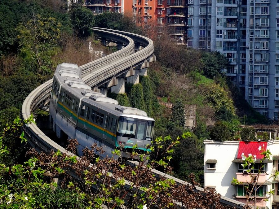 重庆哪里的地铁学校好?