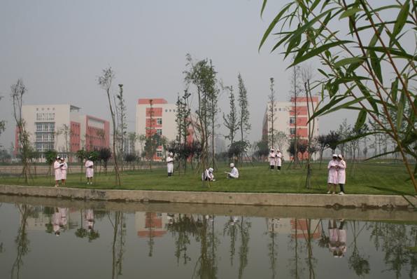 成都铁路卫生学校 学校图片简介